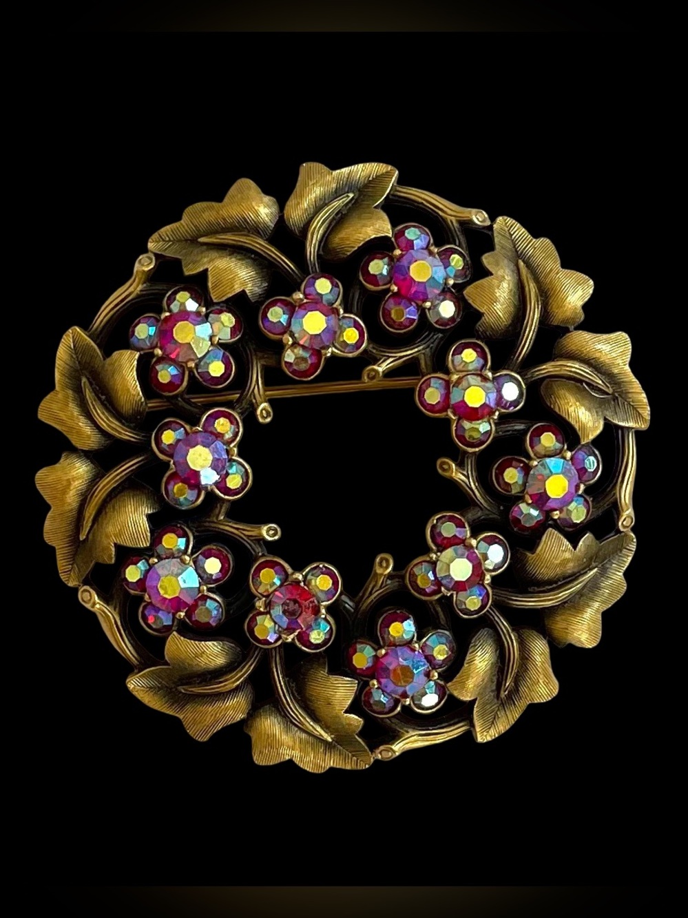 Vintage Mid-Century Signed Crown Trifari Wreath Brooch